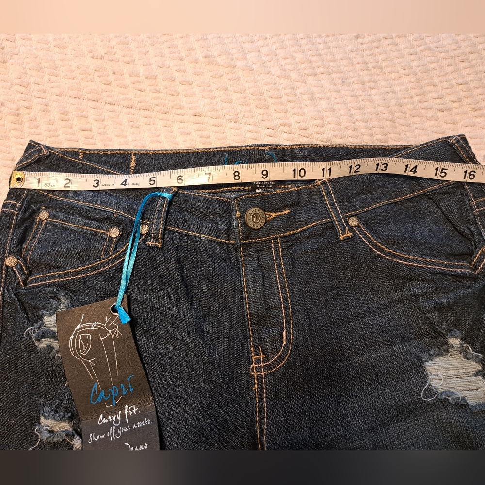 Ariya Jeans - Picture 7 of 9